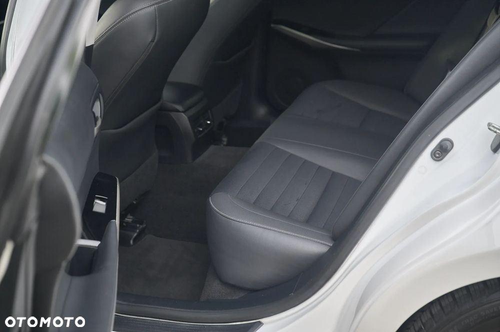 Lexus IS 200t / 300 F Sport - 21