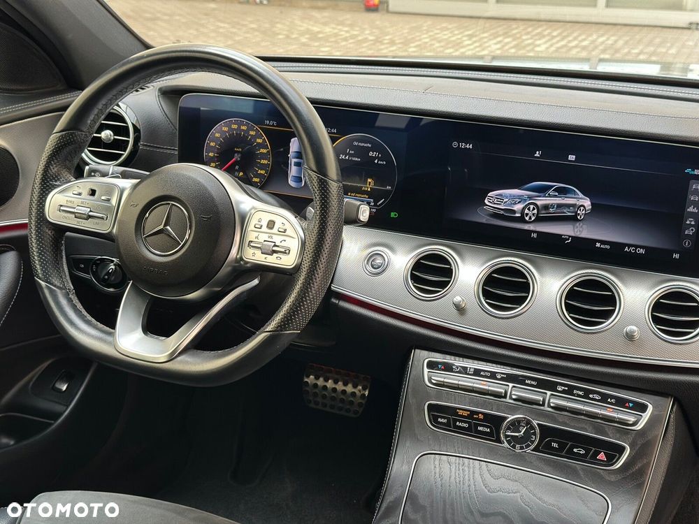 Mercedes-Benz Klasa E - 28