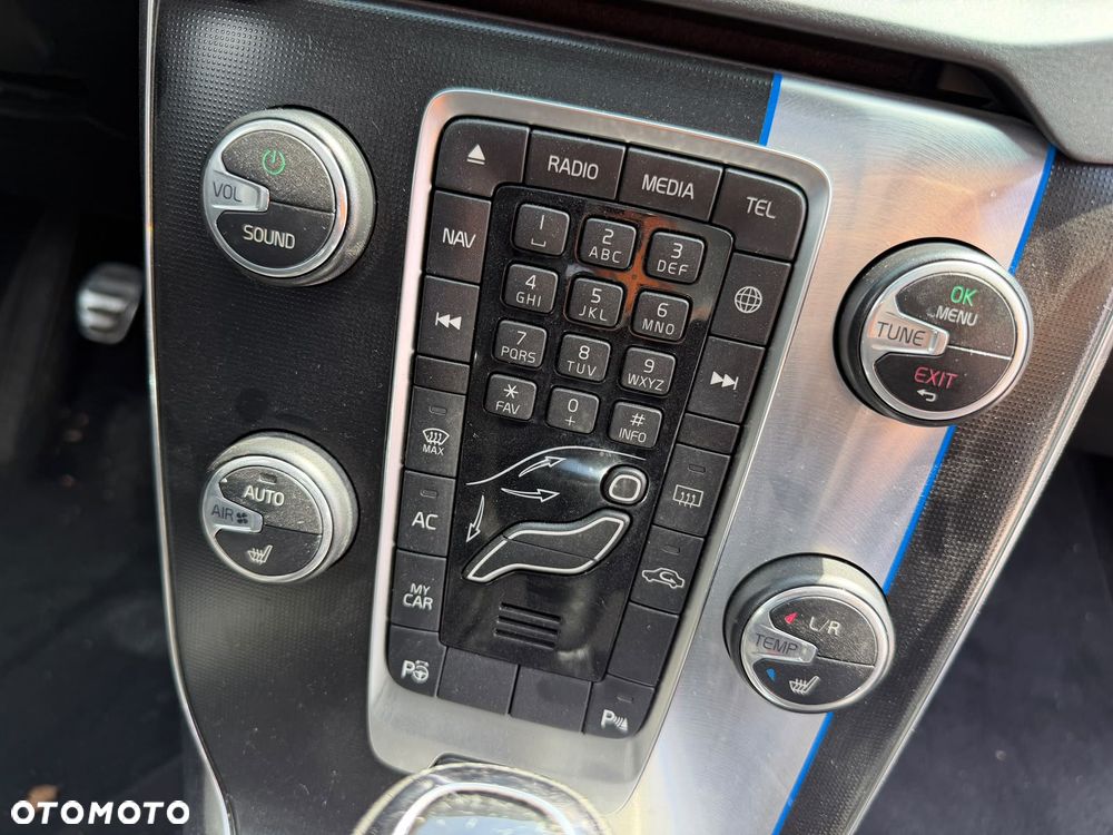 Volvo V40 D4 Drive-E R-Design Summum - 11