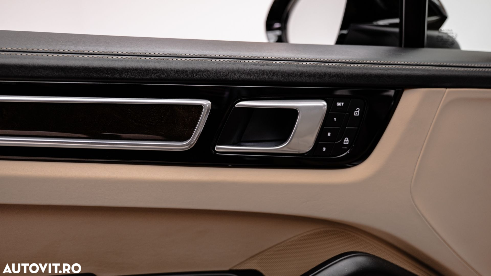 Porsche Cayenne - 21