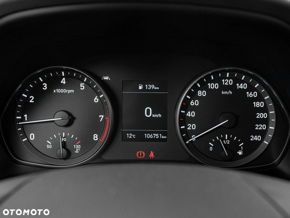 Hyundai i30 1.5 DPI Classic + - 16