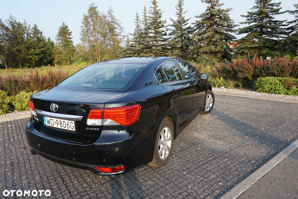 Toyota Avensis 1.8 Premium MS - 6
