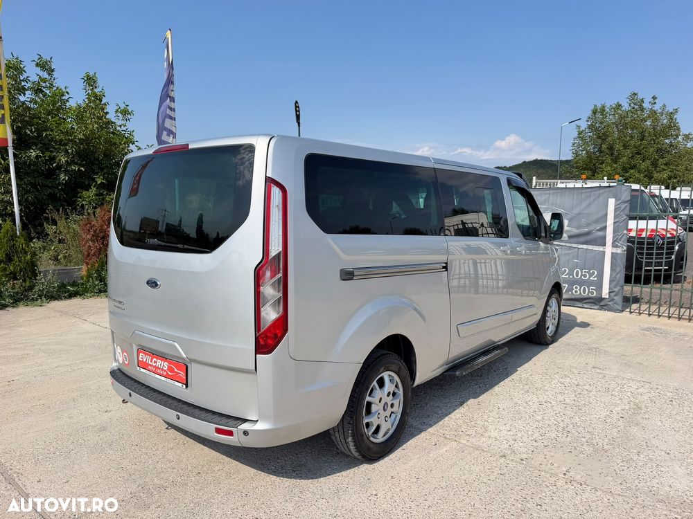 Ford Tourneo Custom - 8