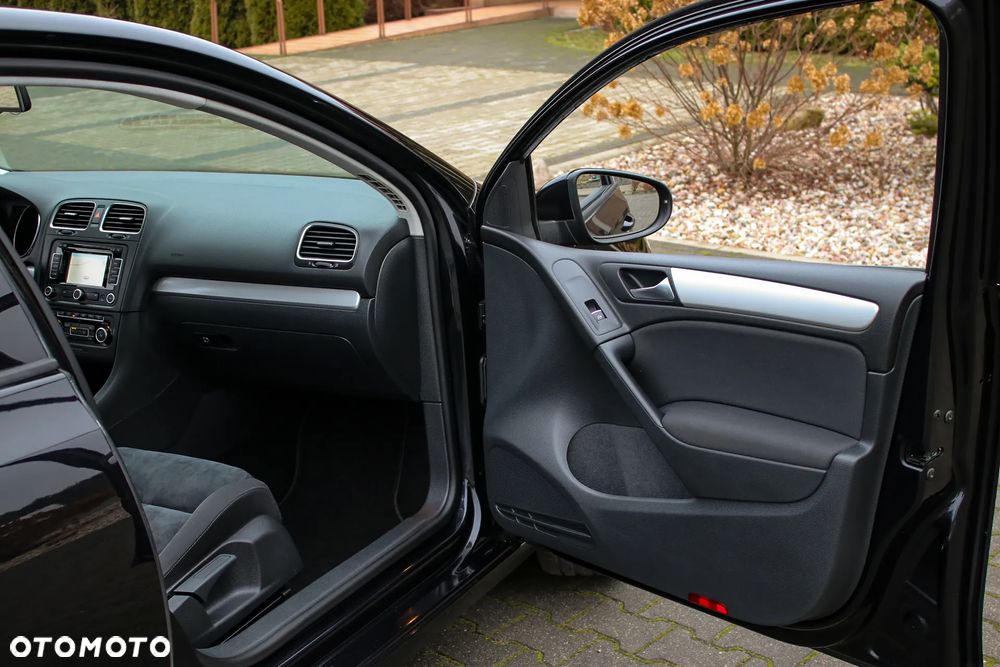 Volkswagen Golf - 22