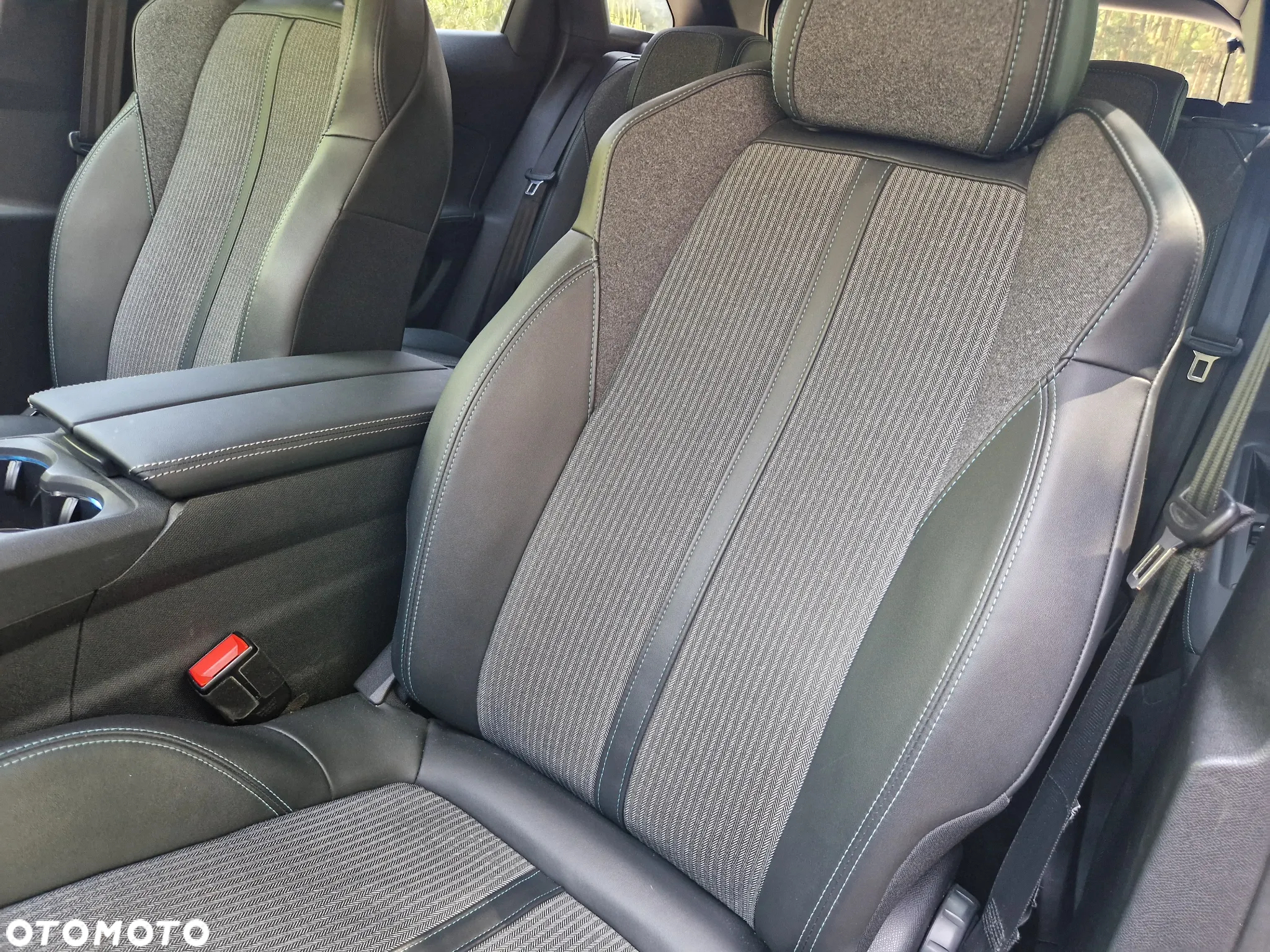 Peugeot 3008 1.5 BlueHDi Allure Pack S&S EAT8 - 24