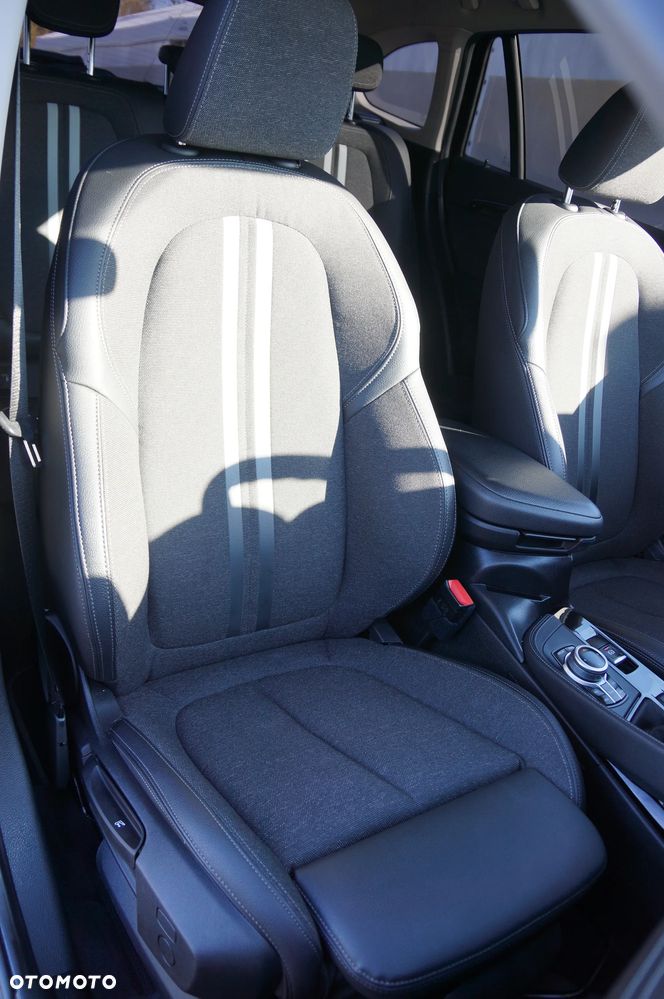 BMW X1 xDrive20d Sport Line - 29