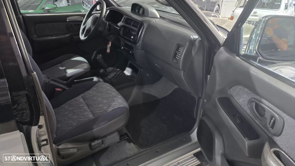 Mitsubishi L200 2.5 TD Strada CD - 33