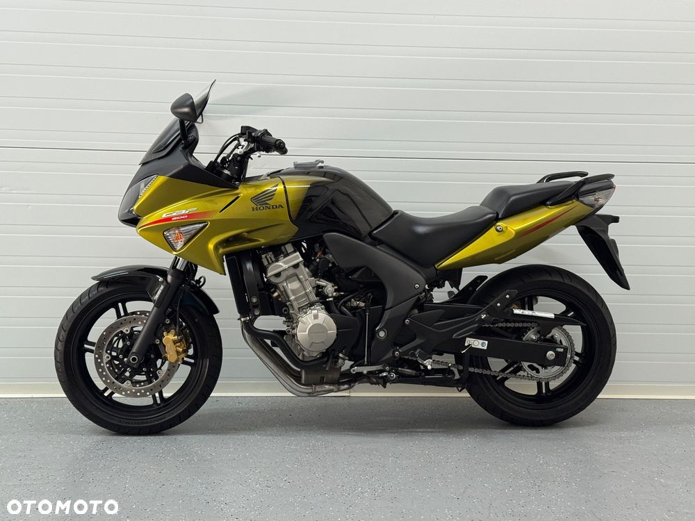Honda CBF - 17