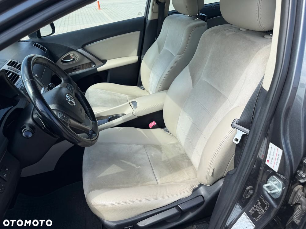 Toyota Avensis 1.8 Sol NAVI MS - 11