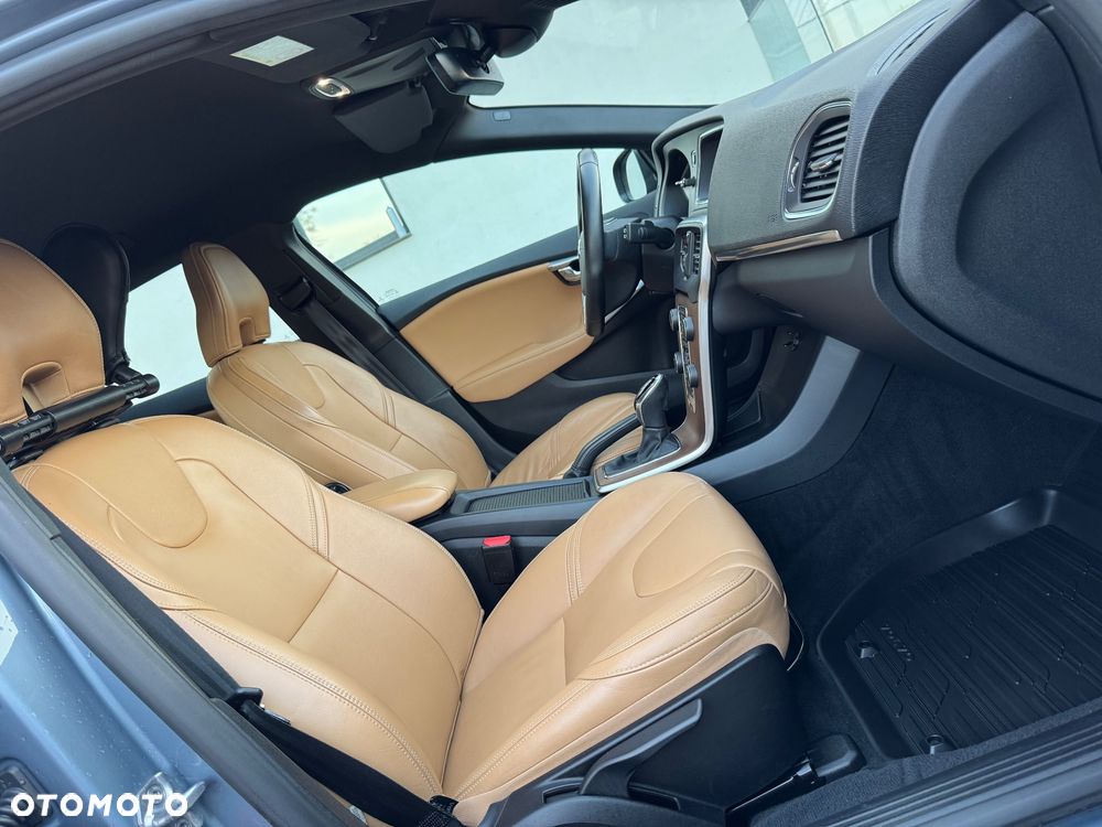 Volvo V40 D3 Geartronic Inscription - 21