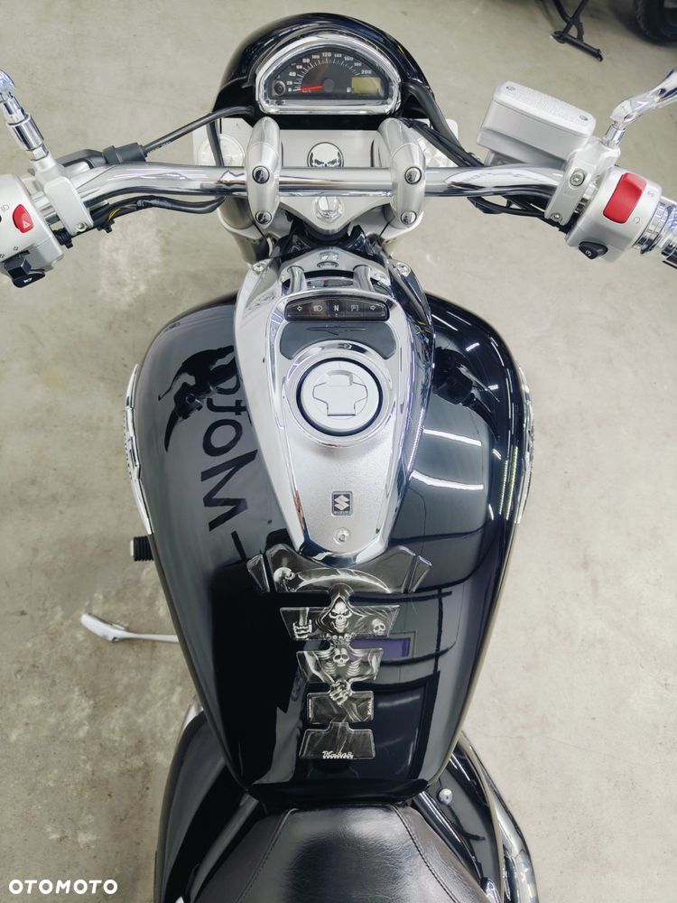Suzuki Intruder - 13
