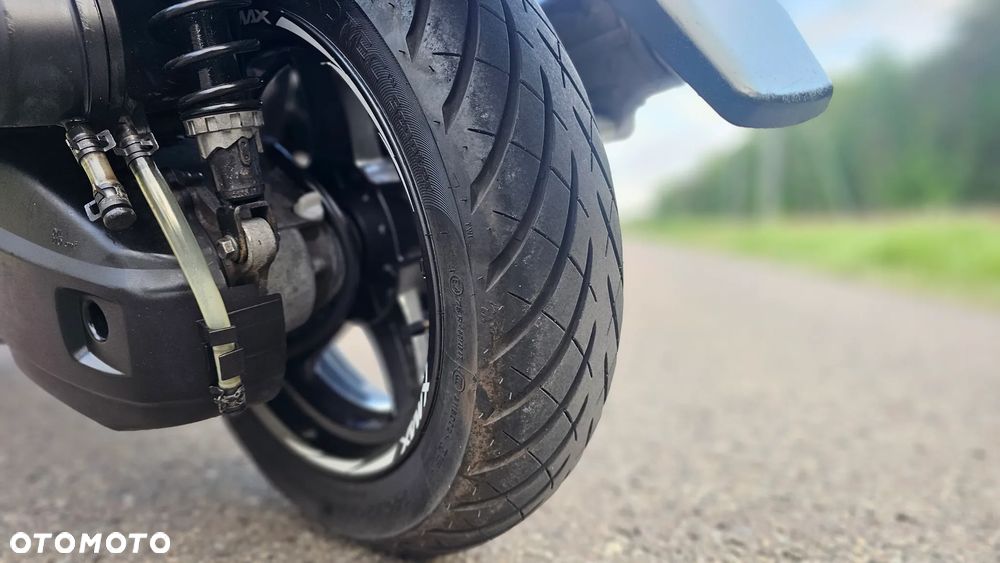 Yamaha X-max - 5