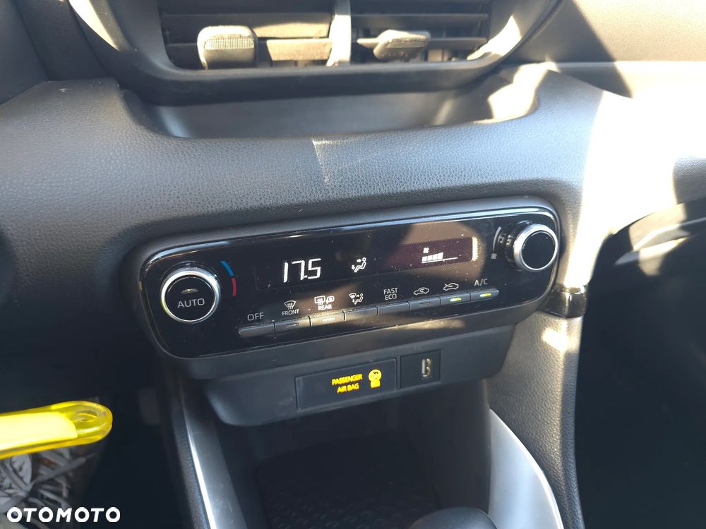 Toyota Yaris - 25