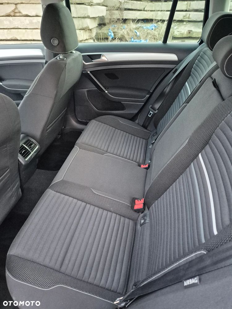 Volkswagen Golf 1.6 TDI BlueMotion Technology Cup - 25