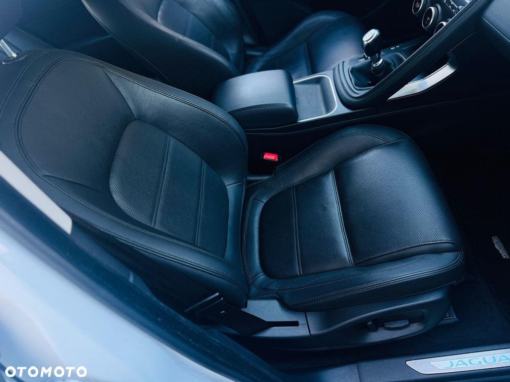 Jaguar E-Pace D150 AWD R-Dynamic S - 12