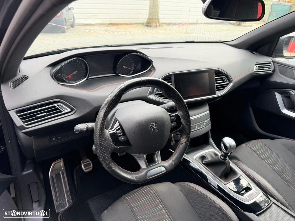 Peugeot 308 1.2 PureTech GT Line - 4