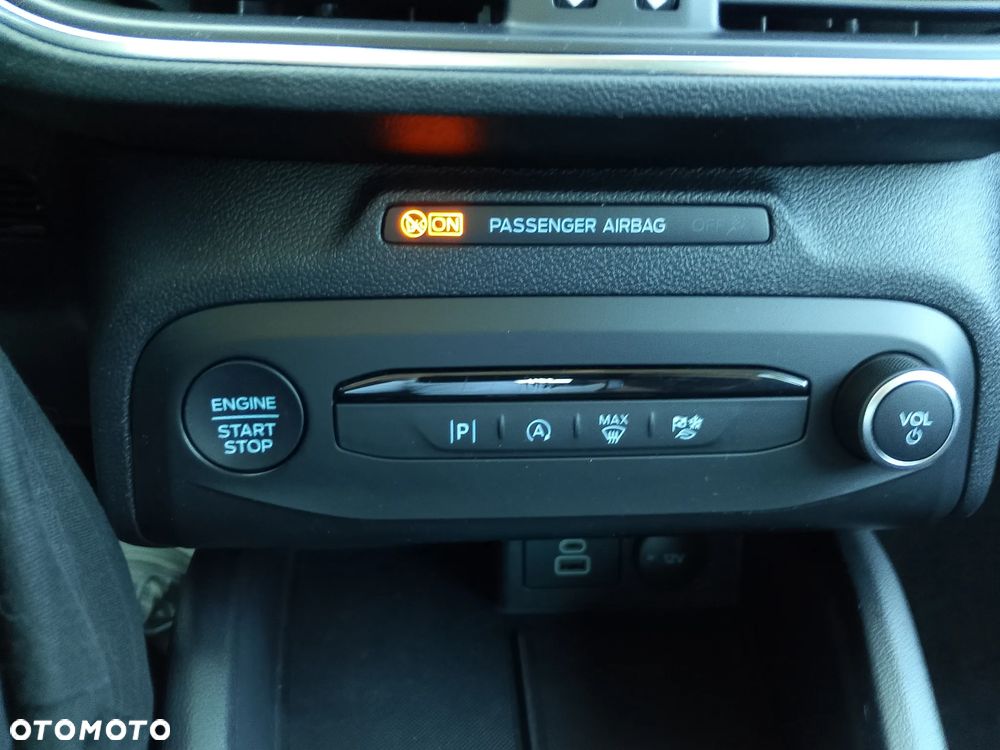 Ford Focus 1.0 EcoBoost Titanium - 23