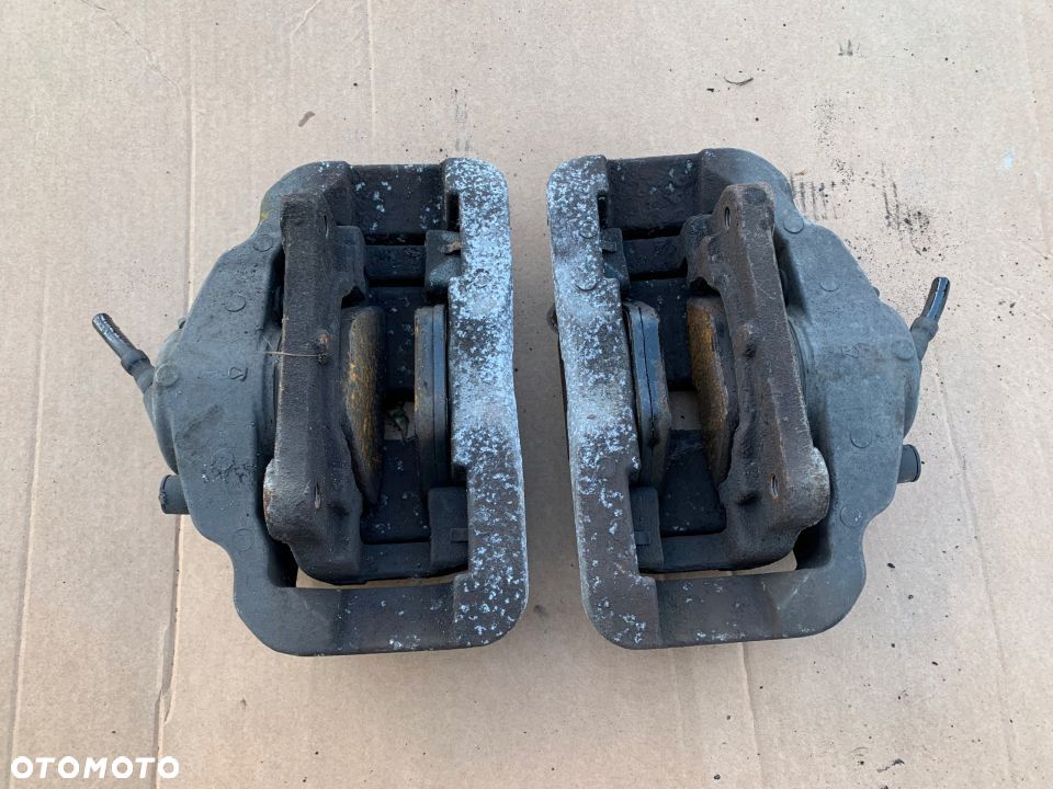 ZACISKI JARZMA PRZEDNIE KOMPLET BMW E65 730d - 5
