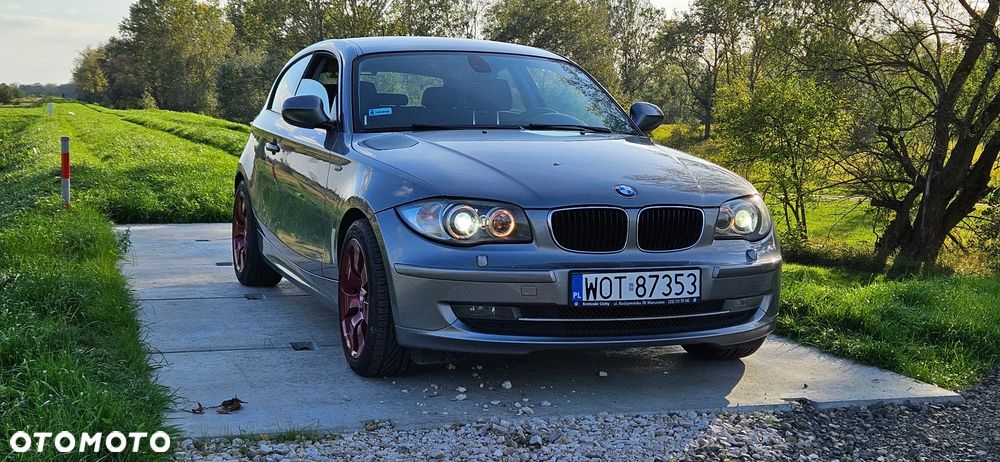 BMW Seria 1 2009 photo 2