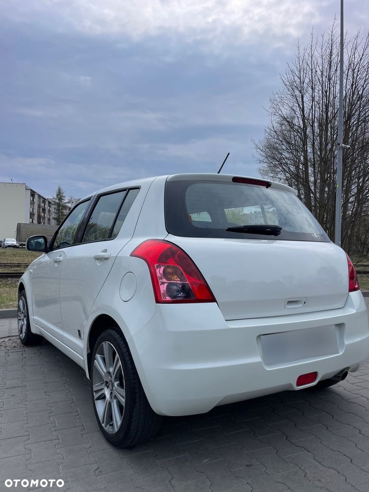 Suzuki Swift 1.3 Black and White - 6
