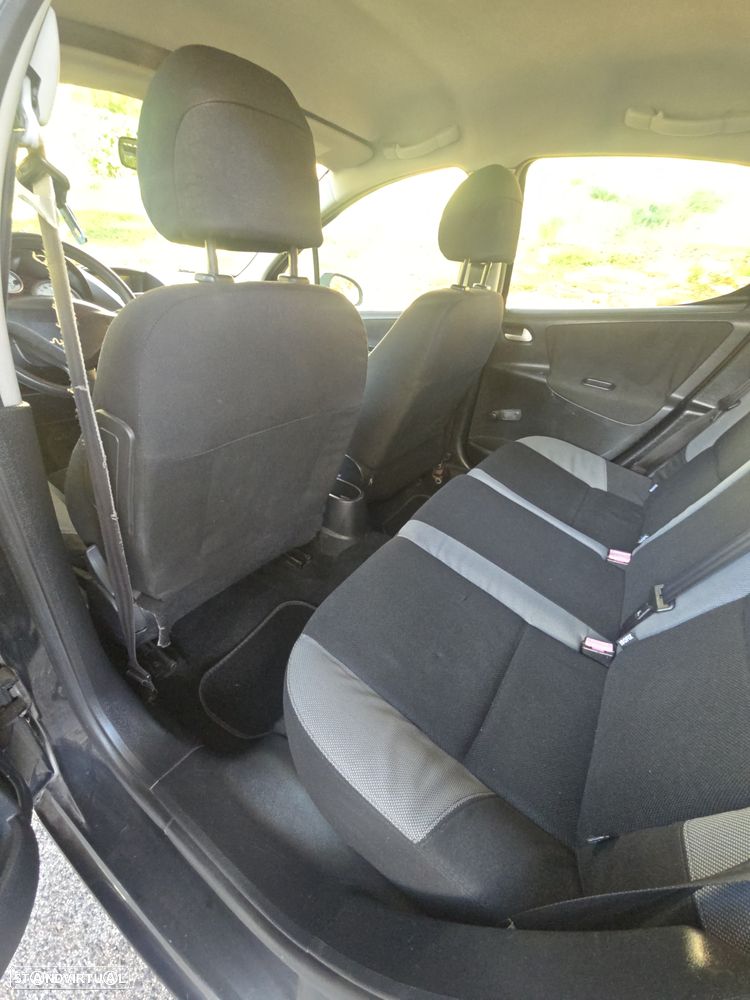 Peugeot 207 1.4 HDi Urban - 22