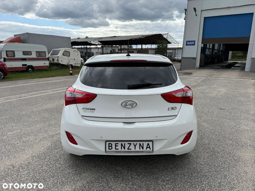 Hyundai i30 1.4 Comfort - 24