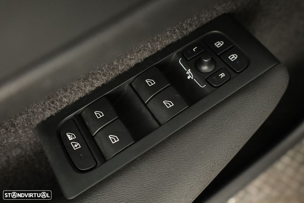 Volvo XC 40 1.5 T2 Plus Dark Auto - 20