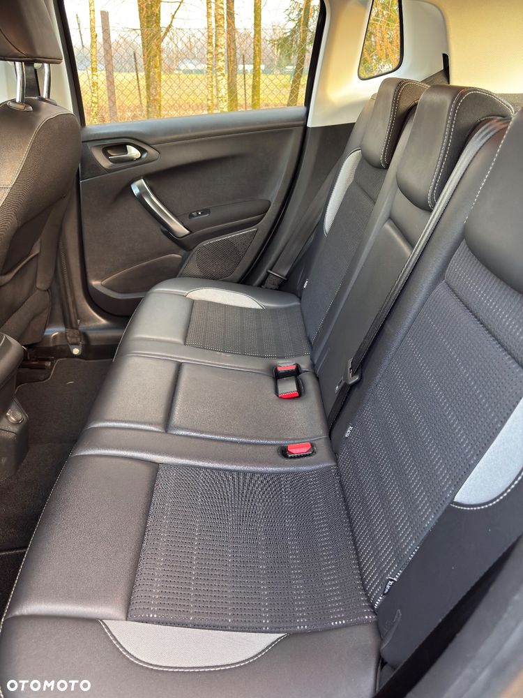 Peugeot 2008 BlueHDi 100 STOP & START Style - 11