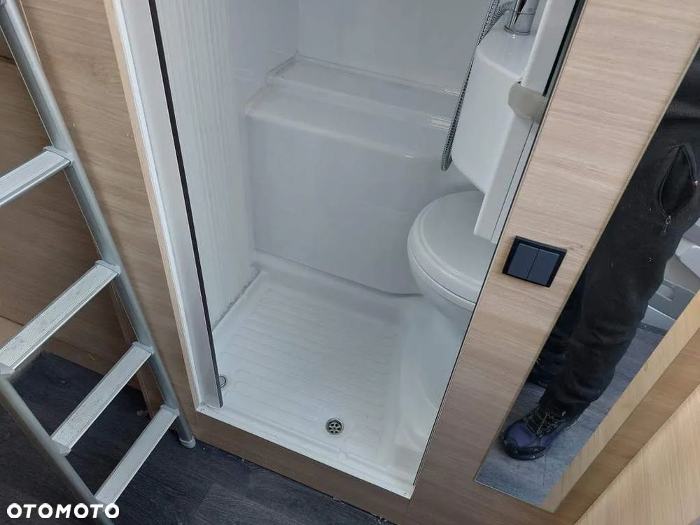 Ford CHALLENGER - 22