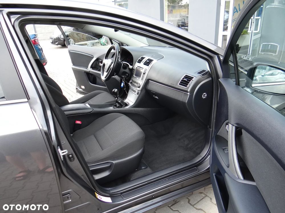 Toyota Avensis Touring Sports 1.8 Executive - 33