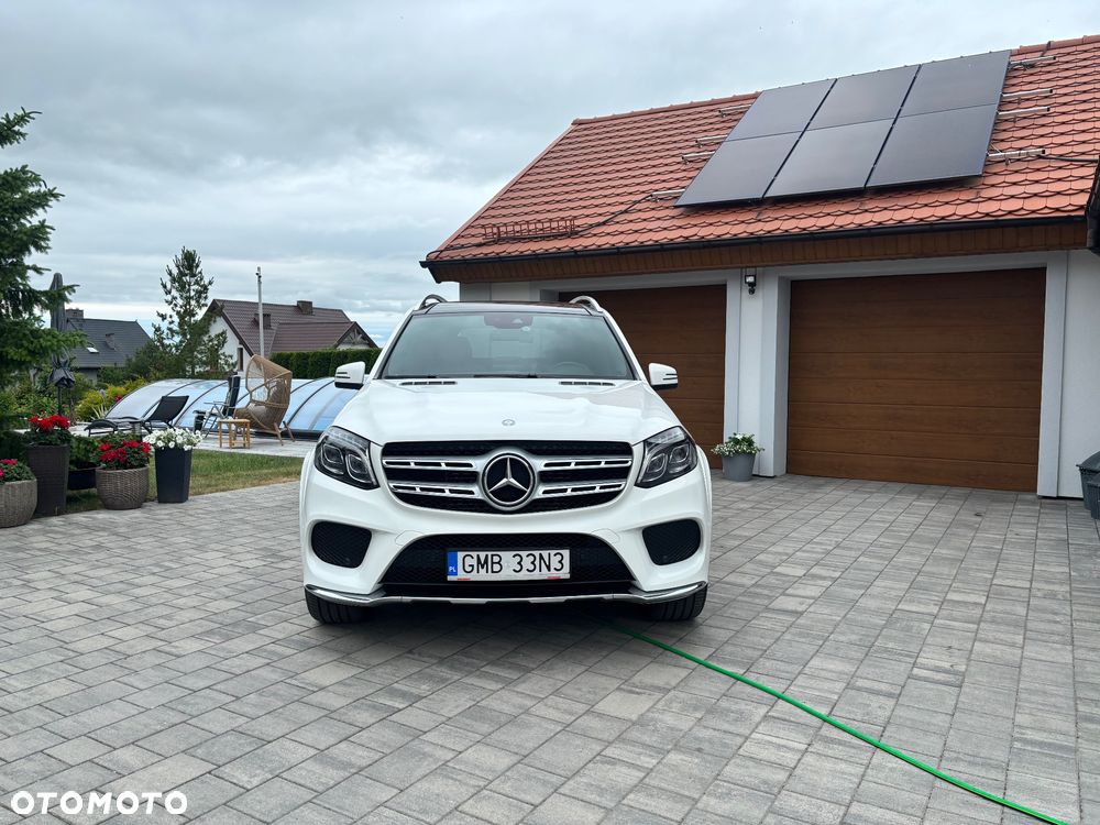 Mercedes-Benz GLS - 1