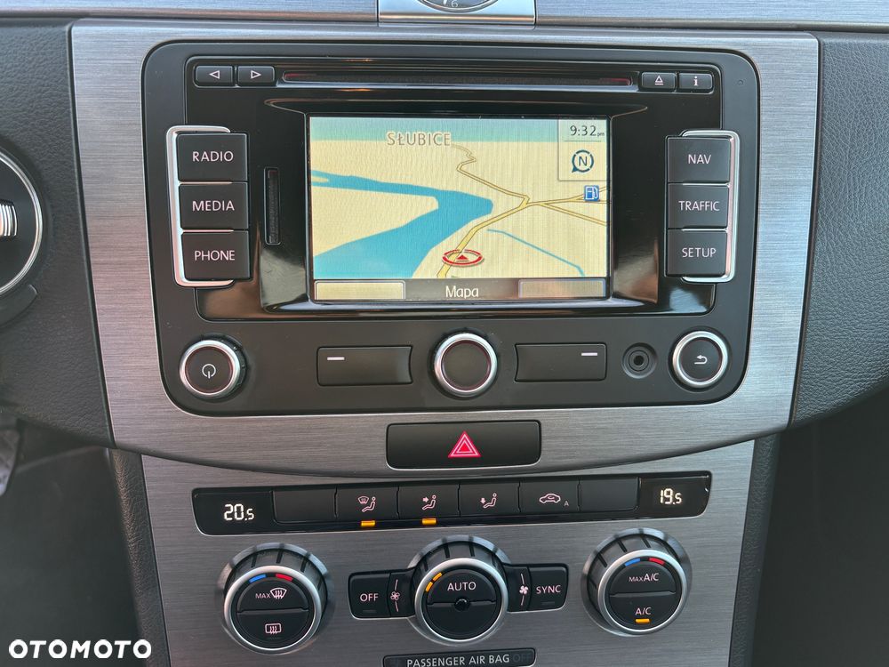 Volkswagen Passat - 23