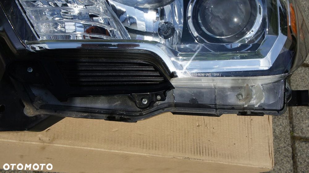 PRZEDNIA LEWA LAMPA TOYOTA TACOMA N300 - 3
