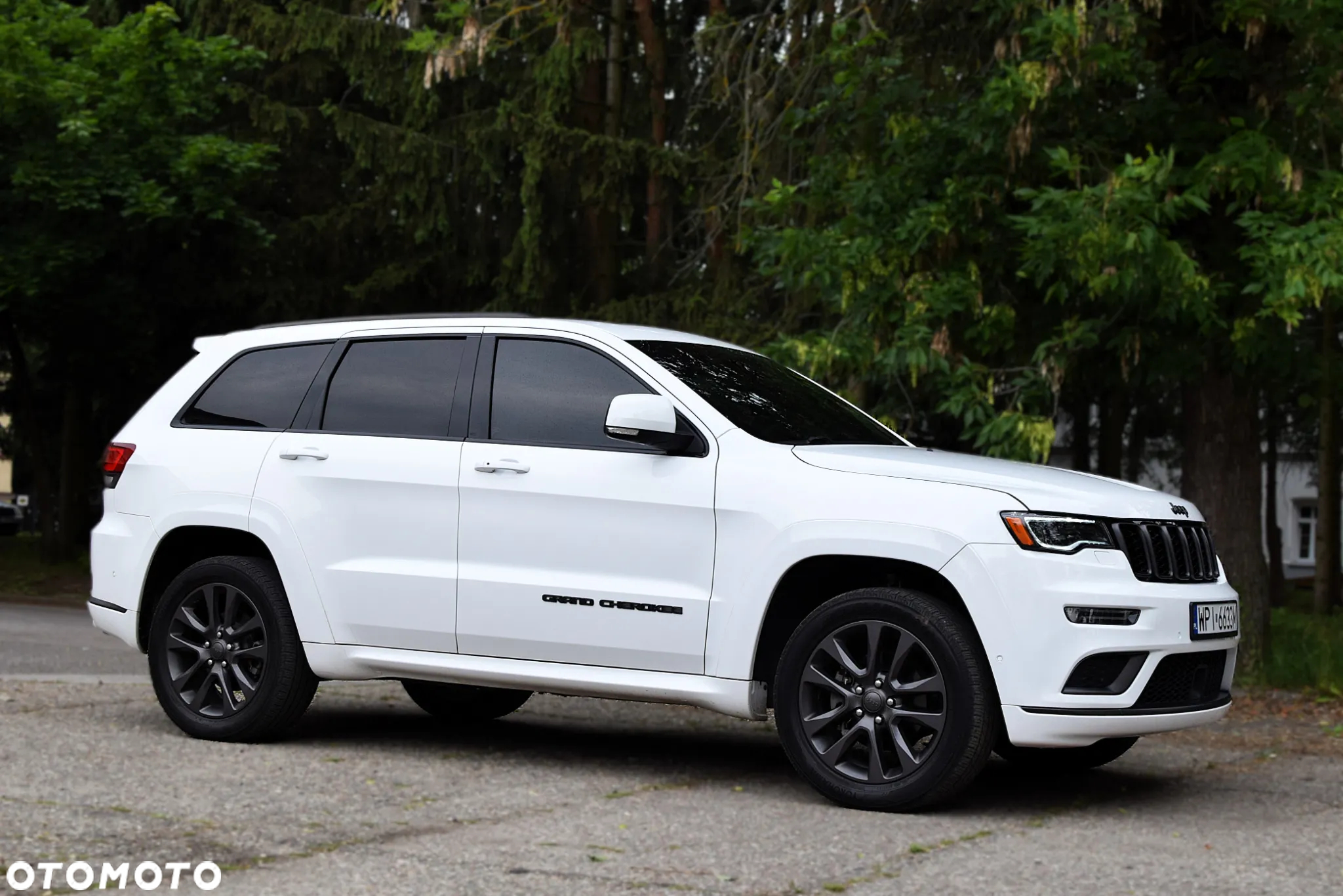 Jeep Grand Cherokee - 12