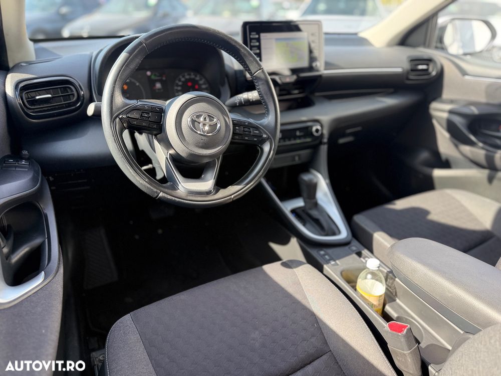Toyota Yaris 1.5 VVT-i HSD Dynamic Plus Bi-tone - 5