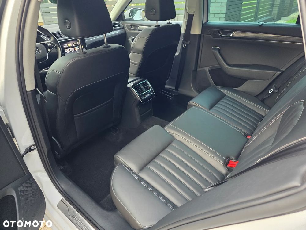 Skoda Superb 1.4 TSI DSG Sportline - 17