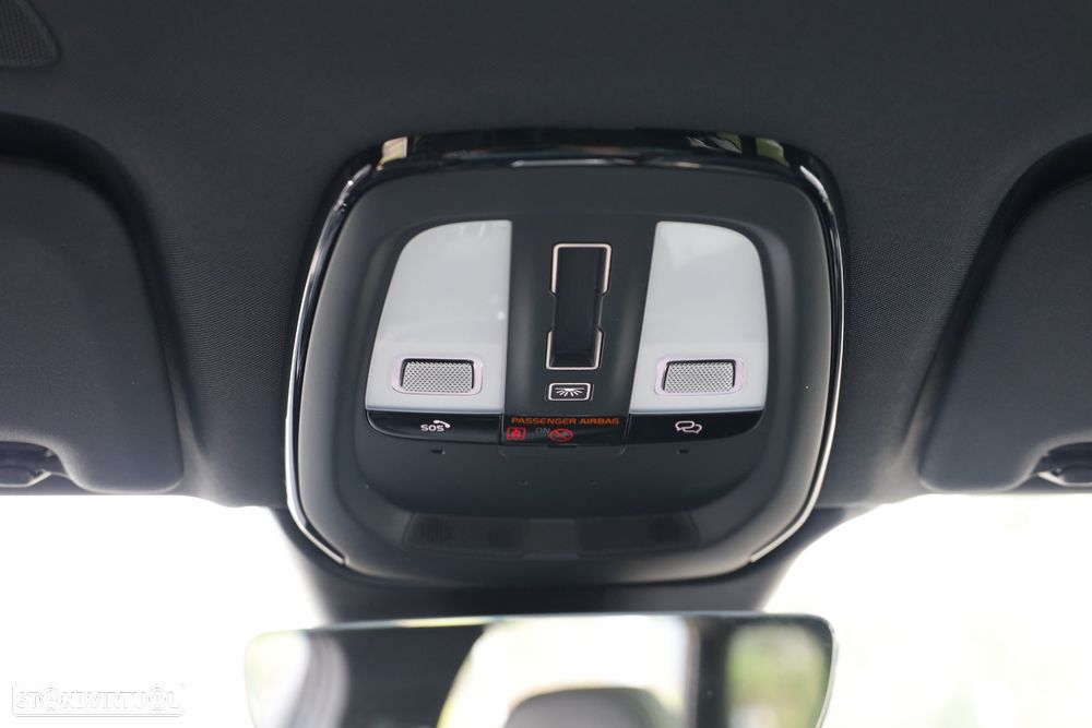 Volvo XC 60 2.0 T6 PHEV Black Edition AWD - 32