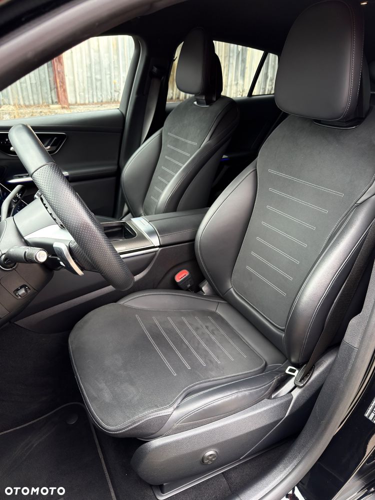 Mercedes-Benz GLC 300 d 4Matic 9G-TRONIC AMG Line - 13