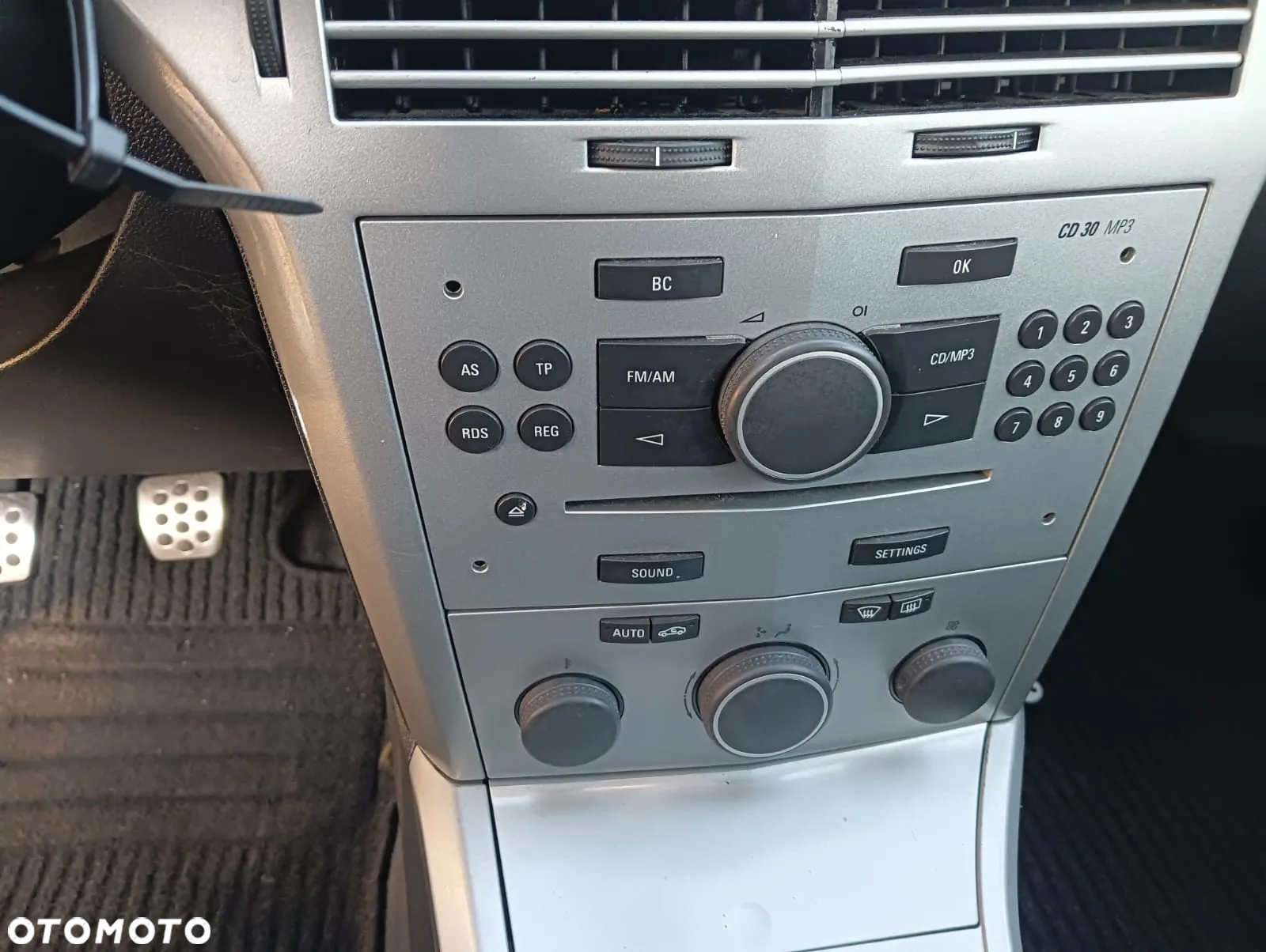 Opel Astra GTC 1.8 Sport - 25