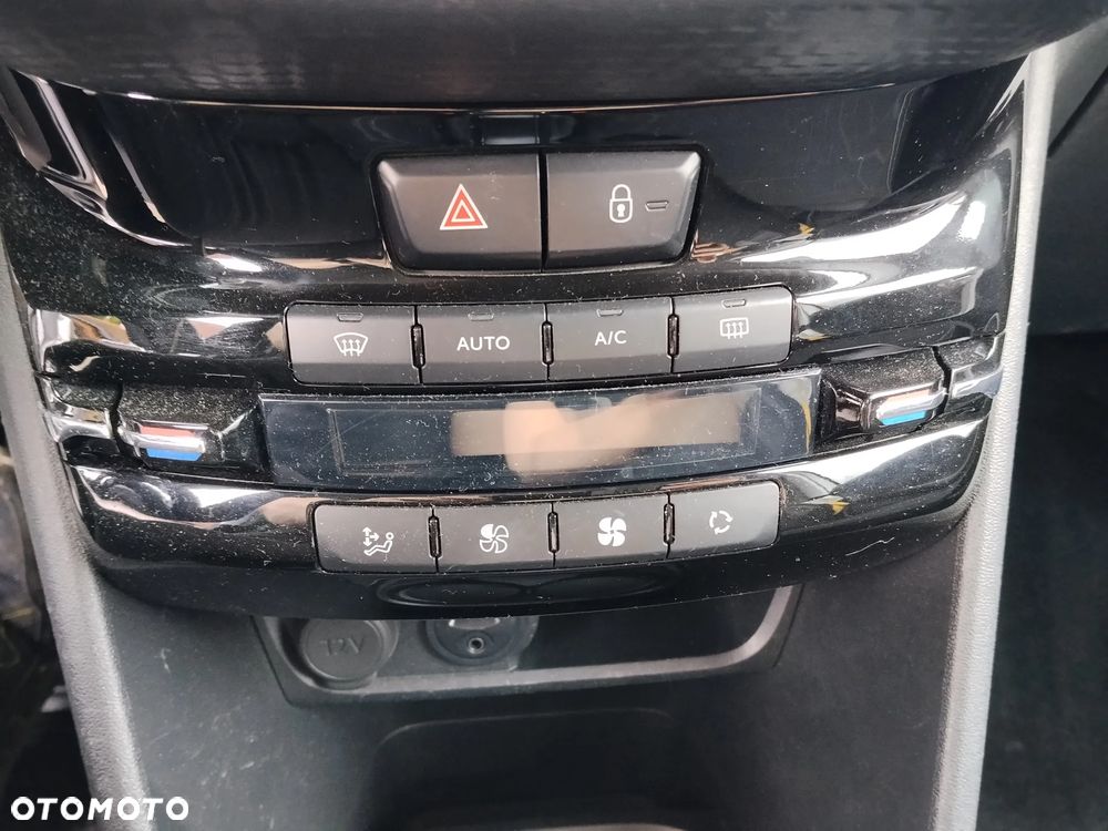 Peugeot 2008 1.2 Pure Tech Active S&S - 9