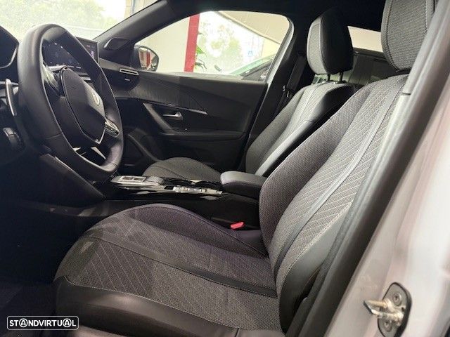 Peugeot 2008 1.2 Hybrid Allure e-DCS6 - 8