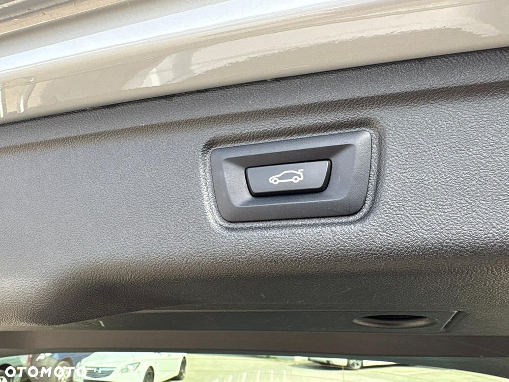 BMW Seria 3 320e M Sport sport - 25