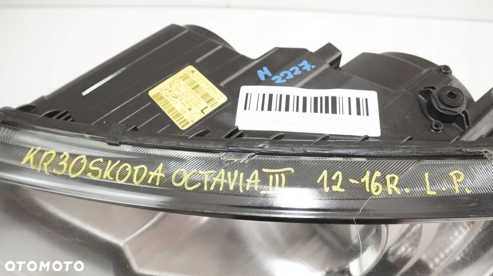 LAMPA LEWY PRZÓD SKODA OCTAVIA III 3 12-16R - 11