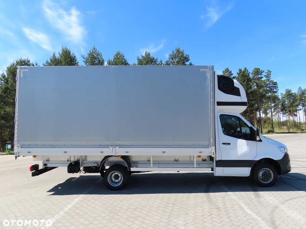 Mercedes-Benz Sprinter 517 CDI 170 KM Plandeka 12 E.Palet 5520 mm Dł. Skrzynia 2453 mm Szeroka TYLNE DRZWI KONTENEROWE Rozstaw Osi 4325 mm DMC 3500 Kg Ładowność 823 Kg WZMACNIANY Załadunek Wysokość Rampowa AMAZON Kabina Sypialniana SPOJKAR SPOJTRAK XL Nowy Nie Używany Gotowy Dostępny OKAZJA - 3