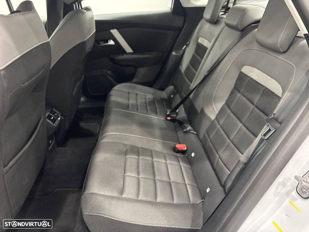Citroën C4 X 1.2 Hybrid Plus e-DSC6 - 10