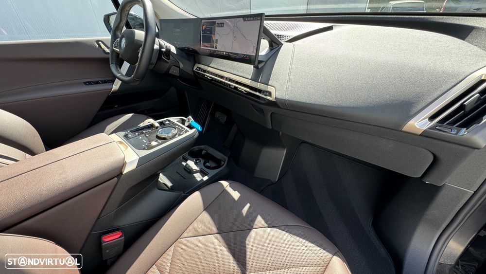 BMW iX xDrive 40 Pack Desportivo - 25