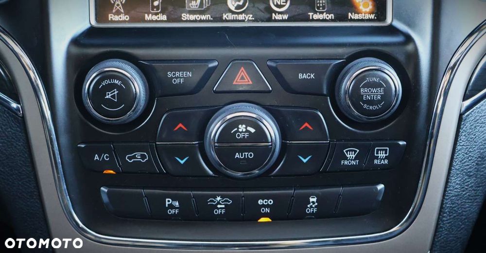 Jeep Grand Cherokee - 31