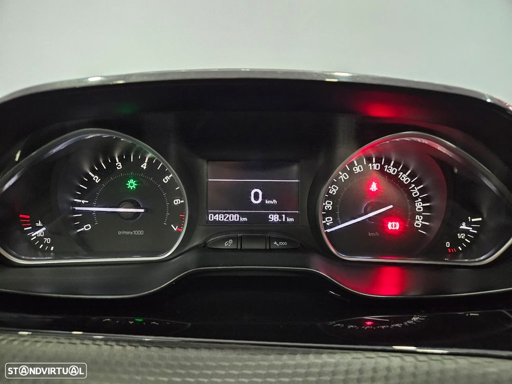 Peugeot 208 1.2 PureTech Allure - 12