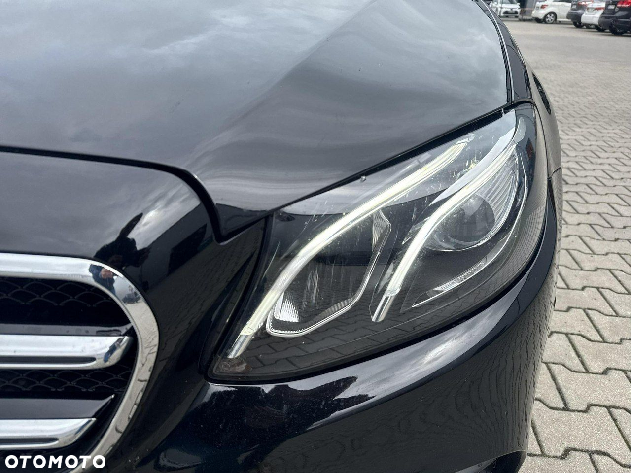 Mercedes-Benz Klasa E 200 4-Matic AMG/Avantgarde - 9
