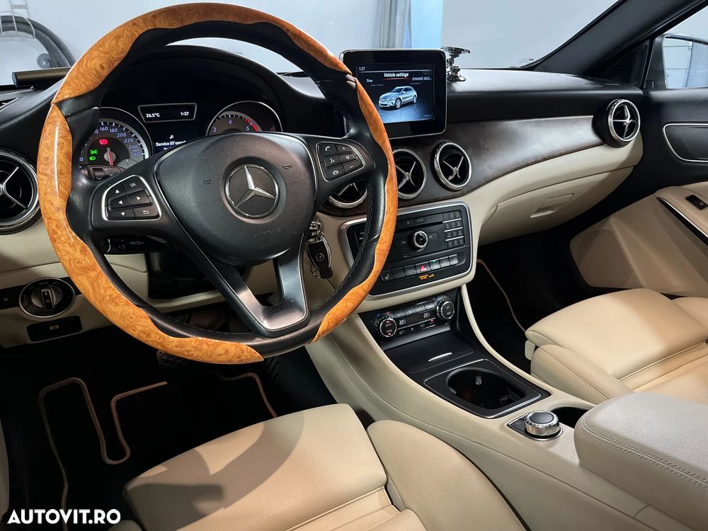 Mercedes-Benz GLA - 12